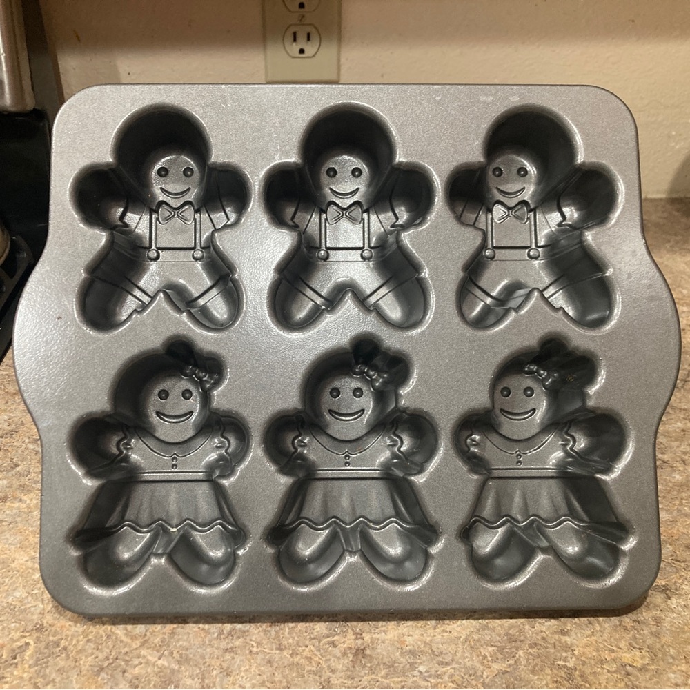 Nordic Bakeware Gingerbread Tin